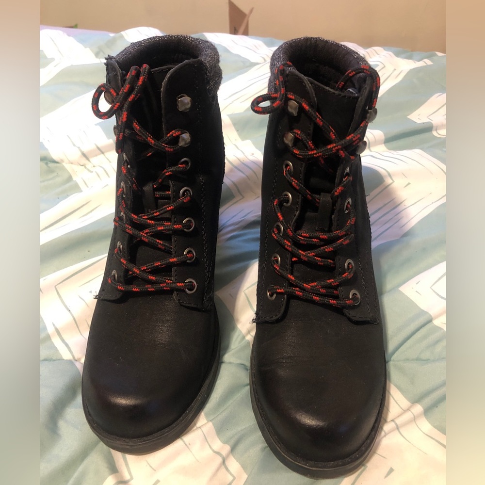 NWT Rocket Dog Black Heels